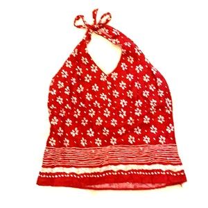 Feel the 🌺 Power in this halter top